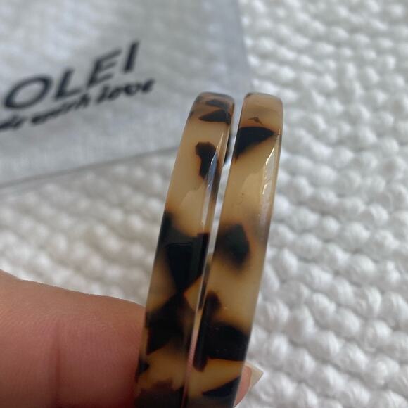 Taolei Designs Tortoise Shell Lightweight Hoop Earrings NEW - Picture 4 of 5